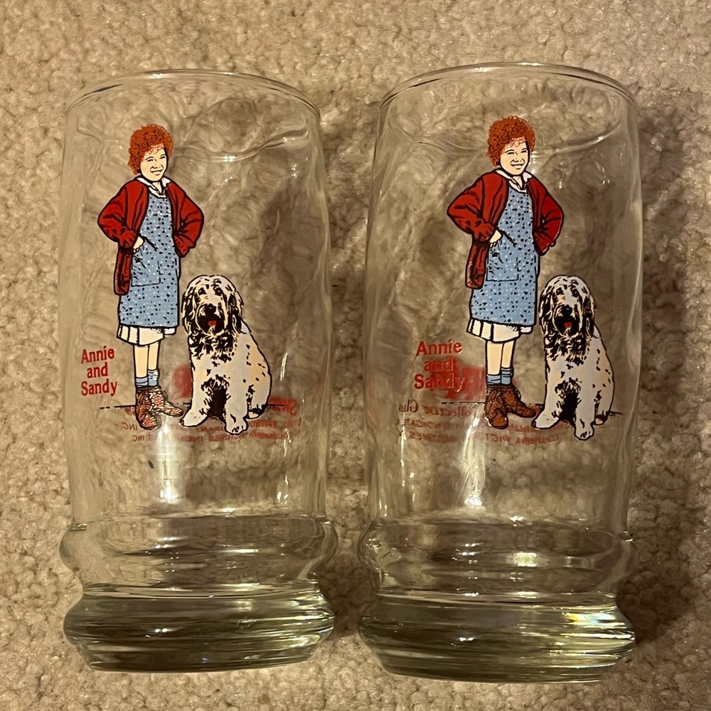 Swenson 1982 Annie and Sandy  Collector Glass Tumbler Columbia Pictures Vintage